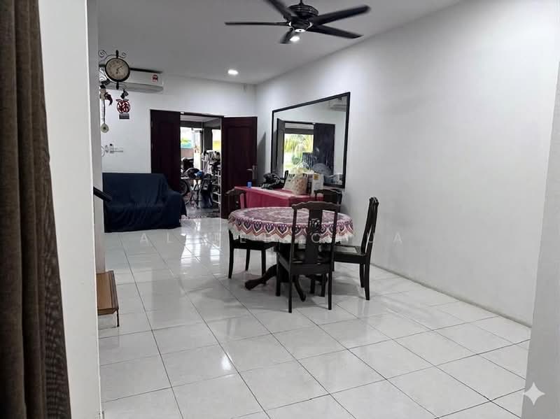 Rumah Teres 2 Tingkat untuk Dijual di Taman Uni Garden (Samarahan) - Alfred Chua - Living Room - PropertyGuru.com.my