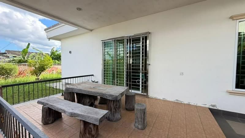 Semi-Detached House for Sale in Jalan Seladah (Kuching) - Alfred Chua - Exterior - PropertyGuru.com.my