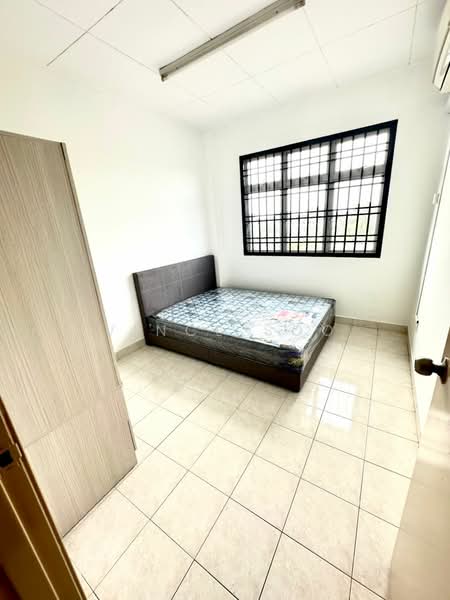 Pangsapuri untuk Disewa di Vista Seri Alam - Vince Soo - Bedroom - PropertyGuru.com.my