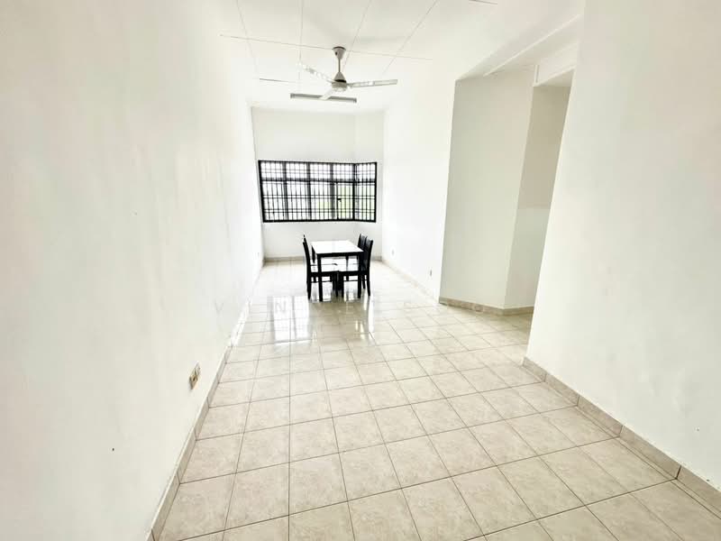 Pangsapuri untuk Disewa di Vista Seri Alam - Vince Soo - Dining Room - PropertyGuru.com.my