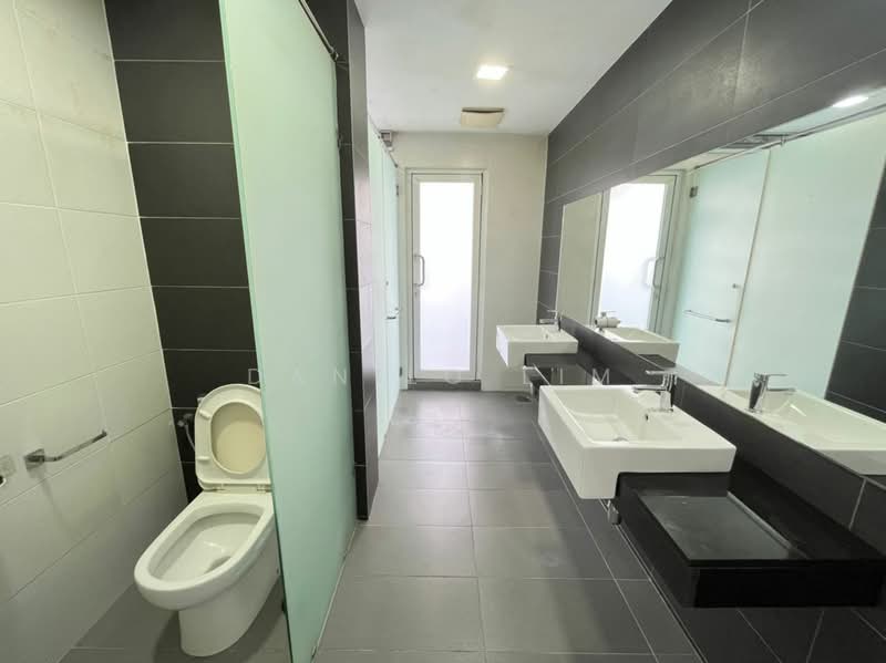 4-storey Terraced House for Sale in Batu 9 (Cheras) - Danilo Lim - PropertyGuru.com.my