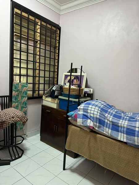 1-storey Terraced House for Sale in Taman Puteri Wangsa (Ulu Tiram) - Ivy Low - Bedroom - PropertyGuru.com.my