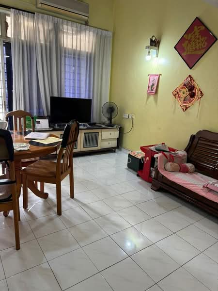 1-storey Terraced House for Sale in Taman Puteri Wangsa (Ulu Tiram) - Ivy Low - Living Room - PropertyGuru.com.my