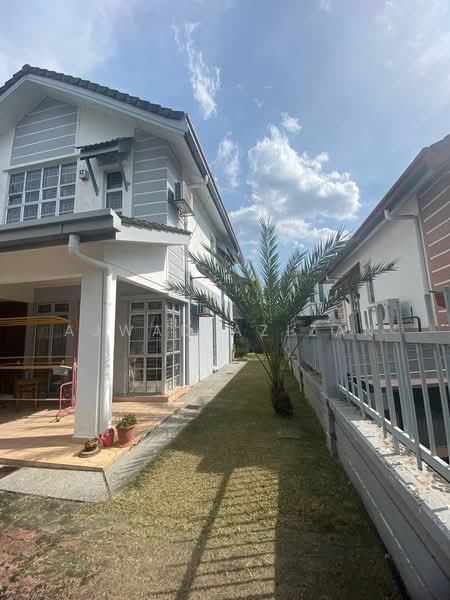 Semi-Detached House for Sale in Bandar Seri Putra (Bangi) - Ajwad Azizan - PropertyGuru.com.my