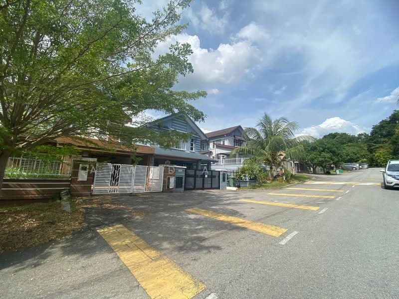 Semi-Detached House for Sale in Bandar Seri Putra (Bangi) - Ajwad Azizan - PropertyGuru.com.my