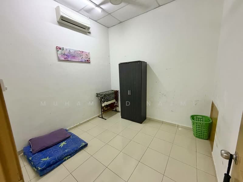 1.5-storey Terraced House for Sale in Kemaman (Terengganu) - Muhammad Najmi - Bedroom - PropertyGuru.com.my