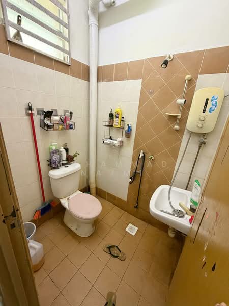 1.5-storey Terraced House for Sale in Kemaman (Terengganu) - Muhammad Najmi - Bathroom - PropertyGuru.com.my