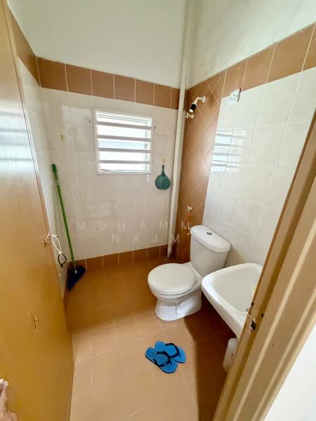 1.5-storey Terraced House for Sale in Kemaman (Terengganu) - Muhammad Najmi - Bathroom - PropertyGuru.com.my