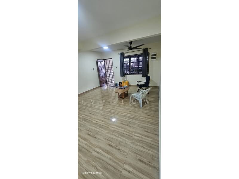 Rumah Teres 2 Tingkat untuk Disewa di Taman Desa Cemerlang (Ulu Tiram) - Ivy Low - Living Room - PropertyGuru.com.my