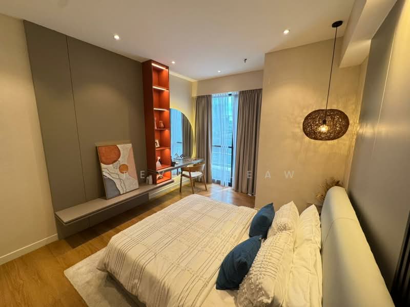 Servis Apartment untuk Dijual di Golden Crown Residence - Steven Leaw - Master Bedroom - PropertyGuru.com.my