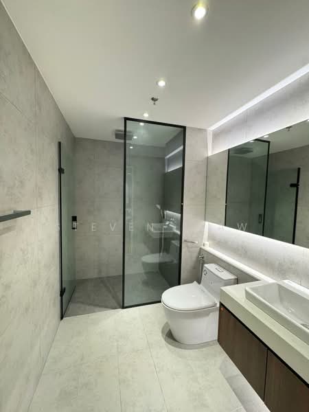 Servis Apartment untuk Dijual di Golden Crown Residence - Steven Leaw - 2nd Bathroom - PropertyGuru.com.my