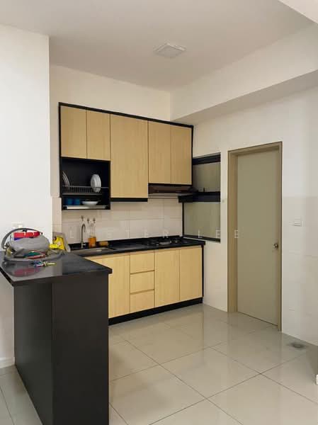 Servis Apartment untuk Dijual di Suria Residence - Lester Lee - Kitchen - PropertyGuru.com.my