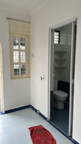Pangsapuri untuk Dijual di Julita Apartment - Darren Lye - Bathroom - PropertyGuru.com.my