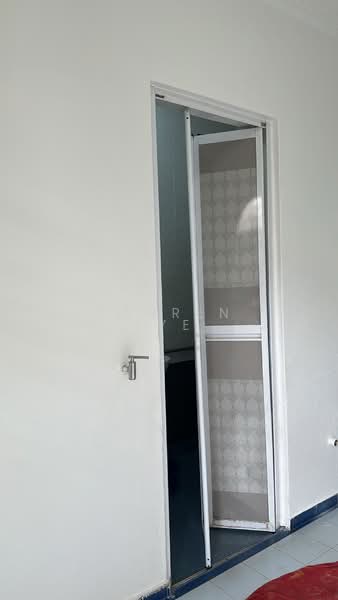Pangsapuri untuk Dijual di Julita Apartment - Darren Lye - Bathroom - PropertyGuru.com.my