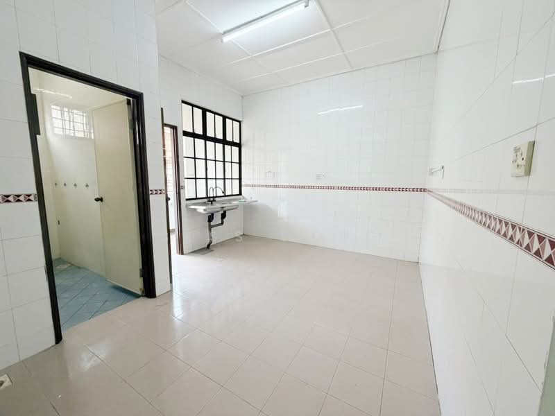 Rumah Teres 2 Tingkat untuk Dijual di Taman Molek (Johor Bahru) - Bess Wong - PropertyGuru.com.my