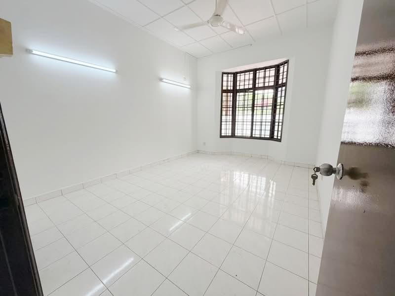Rumah Teres 2 Tingkat untuk Dijual di Taman Molek (Johor Bahru) - Bess Wong - PropertyGuru.com.my