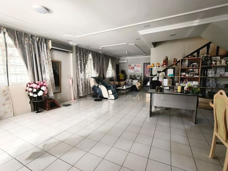 Semi-Detached House for Sale in Jalan Seladah (Kuching) - Alfred Chua - Living Room - PropertyGuru.com.my