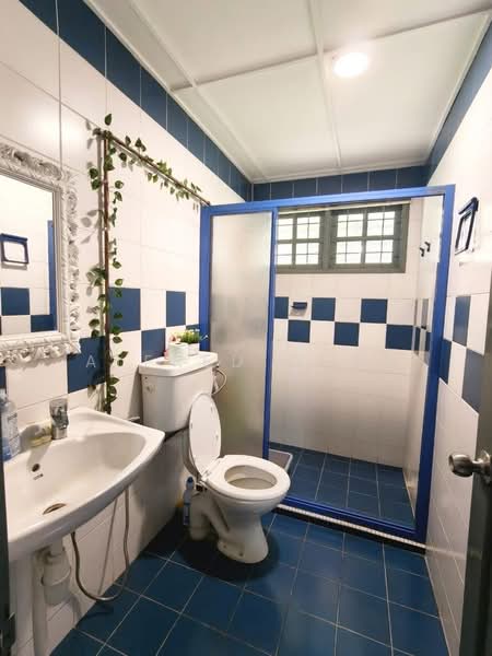 Semi-Detached House for Sale in Jalan Seladah (Kuching) - Alfred Chua - Bathroom - PropertyGuru.com.my