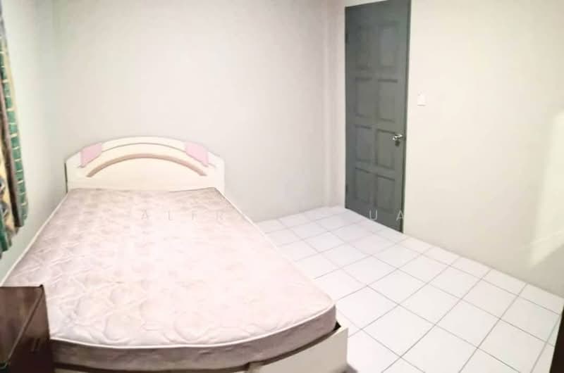 Semi-Detached House for Sale in Jalan Seladah (Kuching) - Alfred Chua - Bedroom - PropertyGuru.com.my