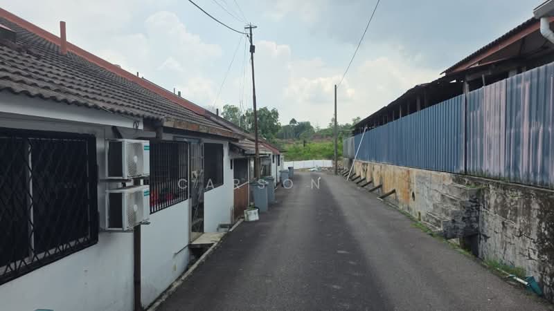 1-storey Terraced House for Sale in Taman Perling (Perling) - Carson . - Exterior - PropertyGuru.com.my