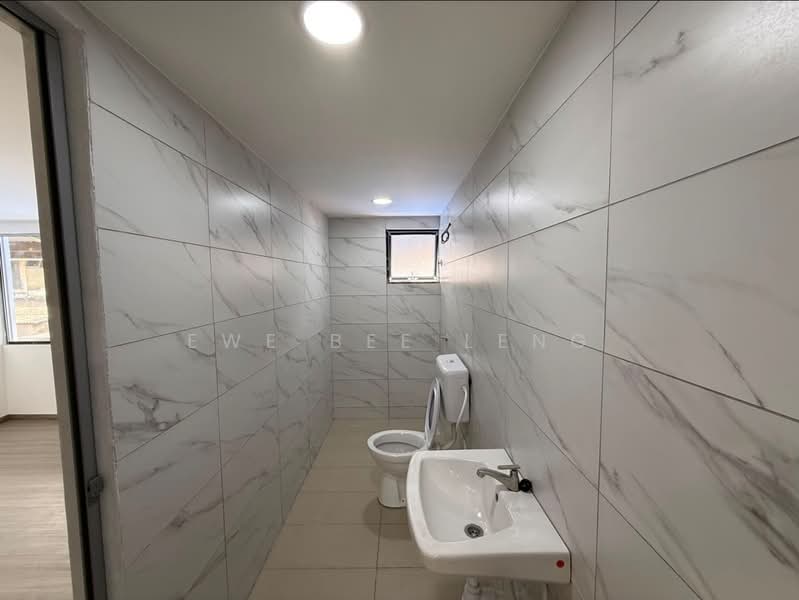 Rumah Teres 2 Tingkat untuk Dijual di Taman Plentong Baru (Masai) - Ewe Bee Leng - Bathroom - PropertyGuru.com.my
