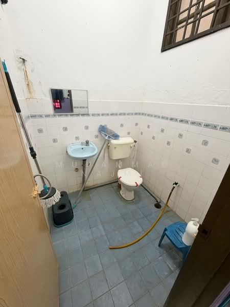 Semi-Detached House for Sale in Taman Murni Perdana (Kuala Paka) - Muhammad Najmi - Bathroom - PropertyGuru.com.my