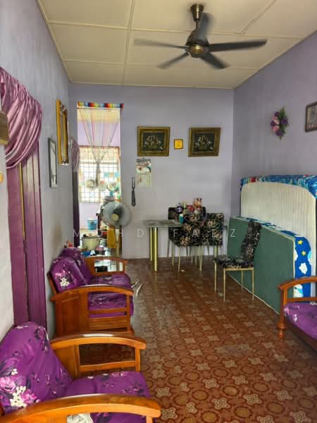 Rumah Teres 1 Tingkat untuk Dijual di Taman Kota Jaya (Kota Tinggi) - Mohd Faez - Living Room - PropertyGuru.com.my