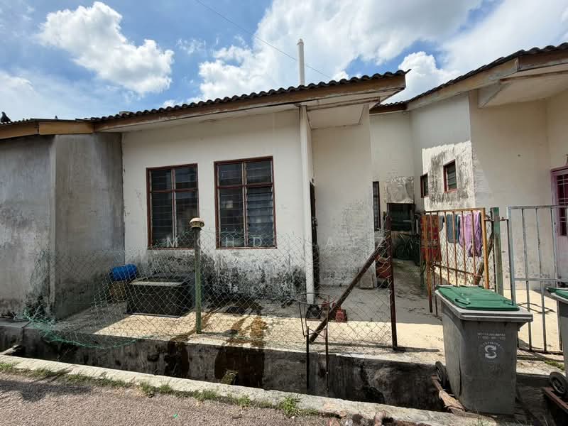 Rumah Teres 1 Tingkat untuk Dijual di Taman Kota Jaya (Kota Tinggi) - Mohd Faez - Exterior - PropertyGuru.com.my