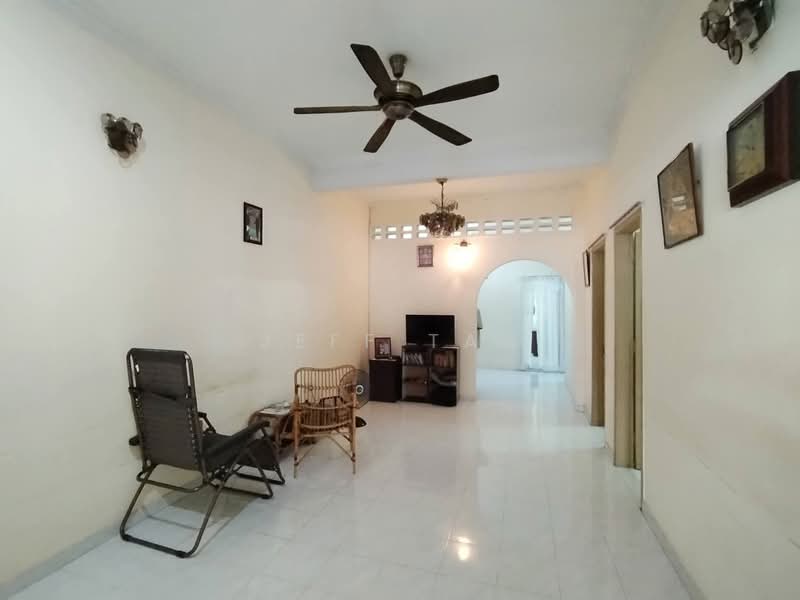 Rumah Teres 1 Tingkat untuk Dijual di Taman Canning (Ipoh) - Jeff Tan - Living Room - PropertyGuru.com.my