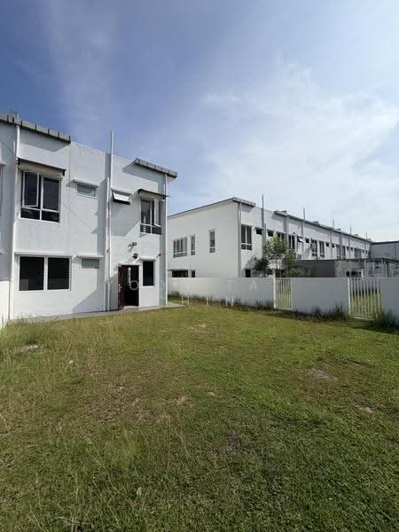 Rumah Teres untuk Dijual di Bandar Sri Sendayan (Negeri Sembilan) - Nick Chin - Exterior - PropertyGuru.com.my