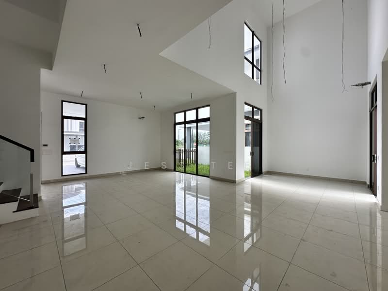 Rumah Berkembar untuk Dijual di Setia Alam (Selangor) - Jess Tee - Living Room - PropertyGuru.com.my