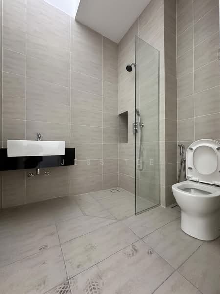 Rumah Berkembar untuk Dijual di Setia Alam (Selangor) - Jess Tee - Bathroom - PropertyGuru.com.my