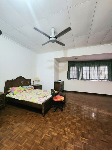 Rumah Banglo untuk Dijual di SS1 (Petaling Jaya) - Reena Sarif - Bedroom - PropertyGuru.com.my
