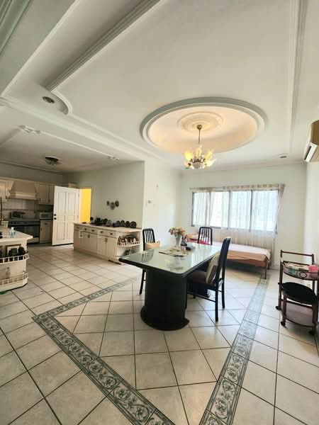 Rumah Banglo untuk Dijual di SS1 (Petaling Jaya) - Reena Sarif - Dining Room - PropertyGuru.com.my