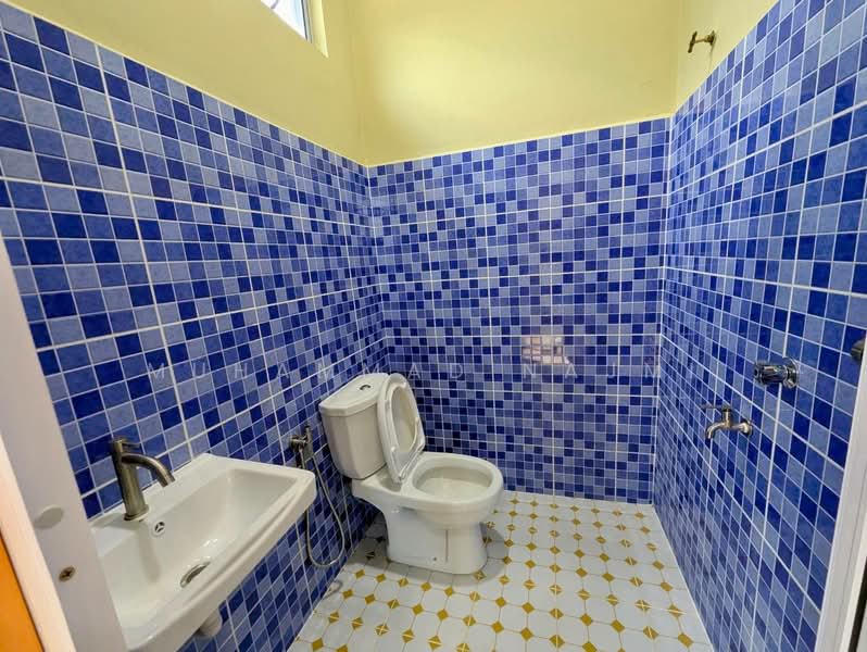 Semi-Detached House for Sale in Kampung Nyior (Kuala Paka) - Muhammad Najmi - Bathroom - PropertyGuru.com.my