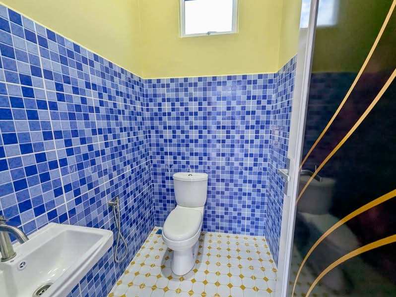 Semi-Detached House for Sale in Kampung Nyior (Kuala Paka) - Muhammad Najmi - Bathroom - PropertyGuru.com.my