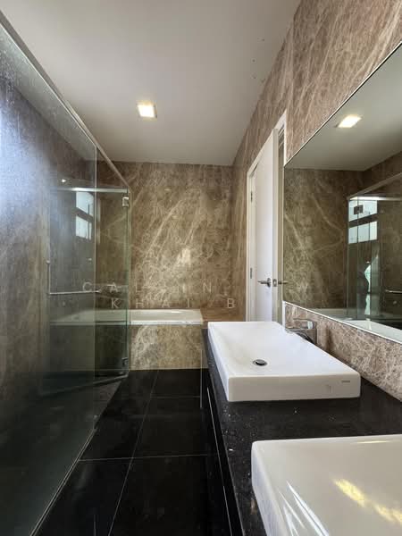 Kondominium untuk Dijual di Richmond @ Mont Kiara - Calvin Tew Khai Bin - Master Bathroom - PropertyGuru.com.my