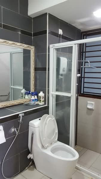 Servis Apartment untuk Disewa di The Sky Executive Suites - Jessy Koh - Bathroom - PropertyGuru.com.my