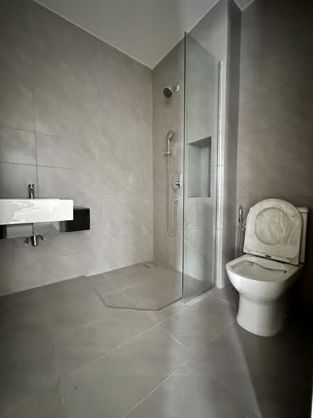 Rumah Berkembar untuk Dijual di Eco Ardence (Setia Alam) - Jess Tee - Bathroom - PropertyGuru.com.my
