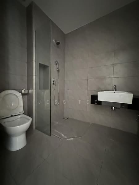 Rumah Berkembar untuk Dijual di Eco Ardence (Setia Alam) - Jess Tee - Bathroom - PropertyGuru.com.my