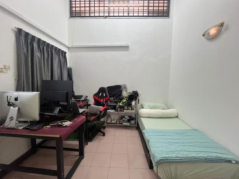 1.5-storey Terraced House for Rent in Taman Molek (Johor Bahru) - Fion Choo - PropertyGuru.com.my