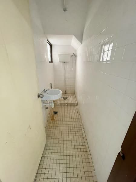 2-storey Terraced House for Sale in Kerteh (Terengganu) - Muhammad Najmi - Bathroom - PropertyGuru.com.my