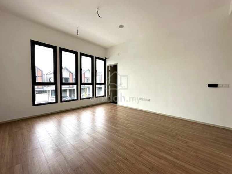 2-storey Terraced House for Sale in Denai Alam (Shah Alam) - Tom Yip - Living Room - PropertyGuru.com.my