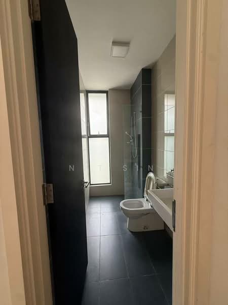 Semi-Detached House for Sale in East Ledang (Iskandar Puteri (Nusajaya)) - Nat Sin - Bathroom - PropertyGuru.com.my