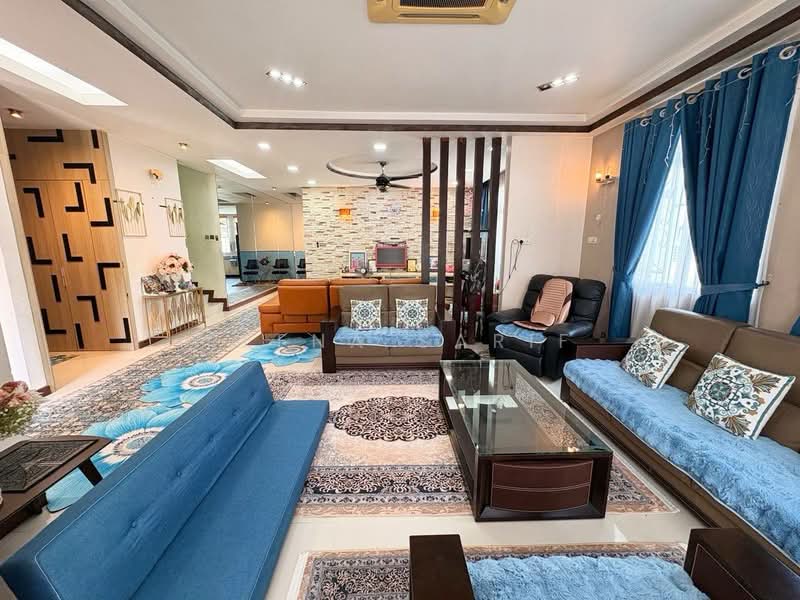 Bungalow for Sale in Subang Bestari (Shah Alam) - Reena Sarif - Living Room - PropertyGuru.com.my