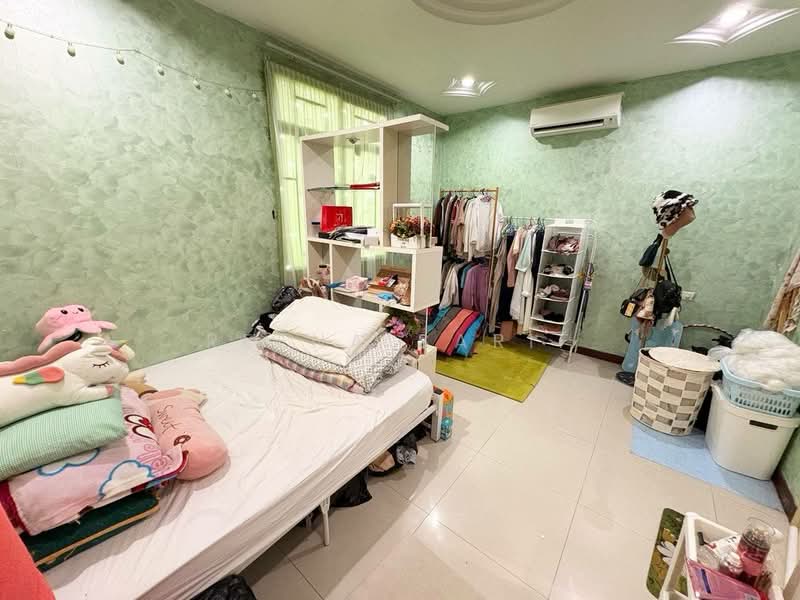 Bungalow for Sale in Subang Bestari (Shah Alam) - Reena Sarif - Bedroom - PropertyGuru.com.my