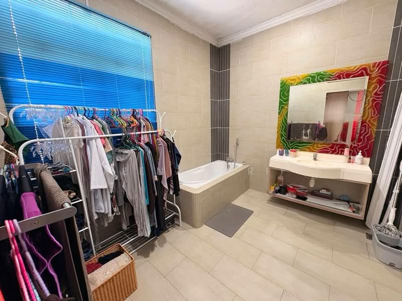 Bungalow for Sale in Subang Bestari (Shah Alam) - Reena Sarif - Bathroom - PropertyGuru.com.my