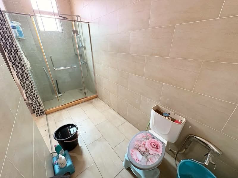 Bungalow for Sale in Subang Bestari (Shah Alam) - Reena Sarif - Bathroom - PropertyGuru.com.my