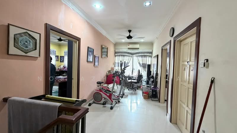 Rumah Berkembar untuk Dijual di Taman Taming Jaya (Balakong) - Nor Azhar Azlan - Corridor - PropertyGuru.com.my