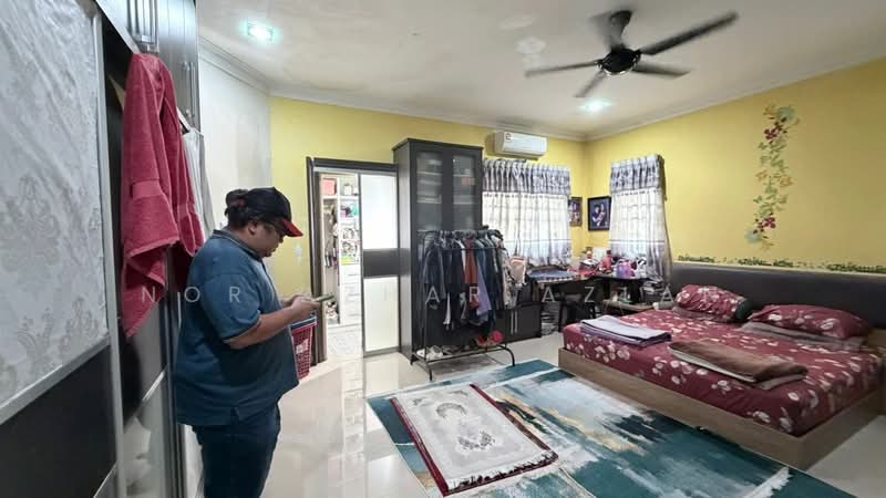 Rumah Berkembar untuk Dijual di Taman Taming Jaya (Balakong) - Nor Azhar Azlan - Bedroom - PropertyGuru.com.my